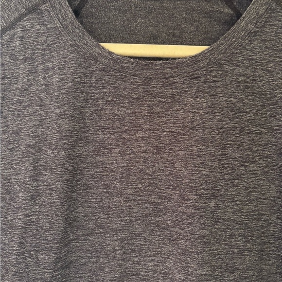 lululemon athletica🍋🤩Charcoal Long Sleeve Tee - Picture 2 of 6
